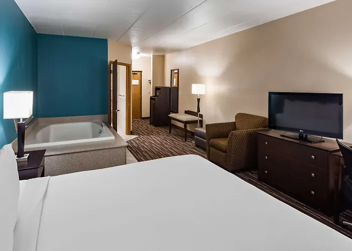 Western & Hotel 3*